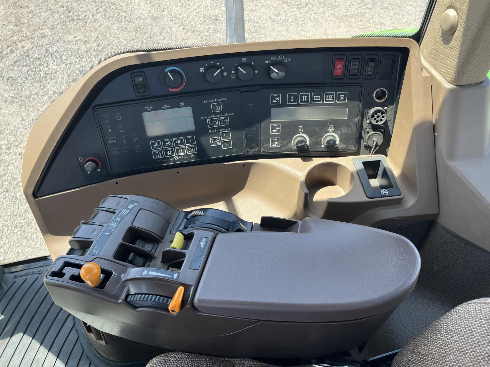 ./imagenes/INVOICE/2019/17361/TRACTOR JOHN DEERE 8320 (9).JPG